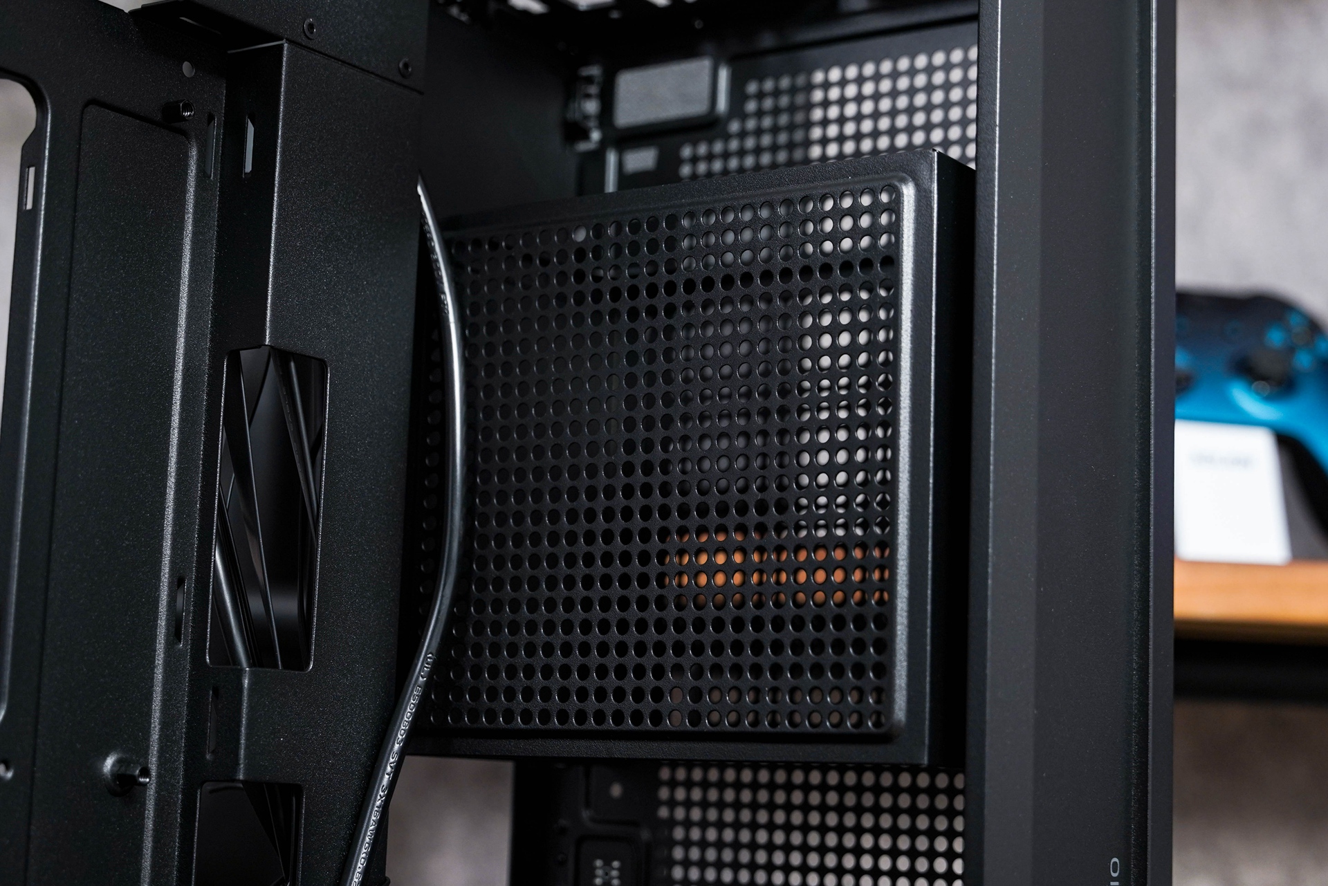 裁员|打破“行业内卷”性价比爆品,549元的JONSBO D31 Mesh装机体验