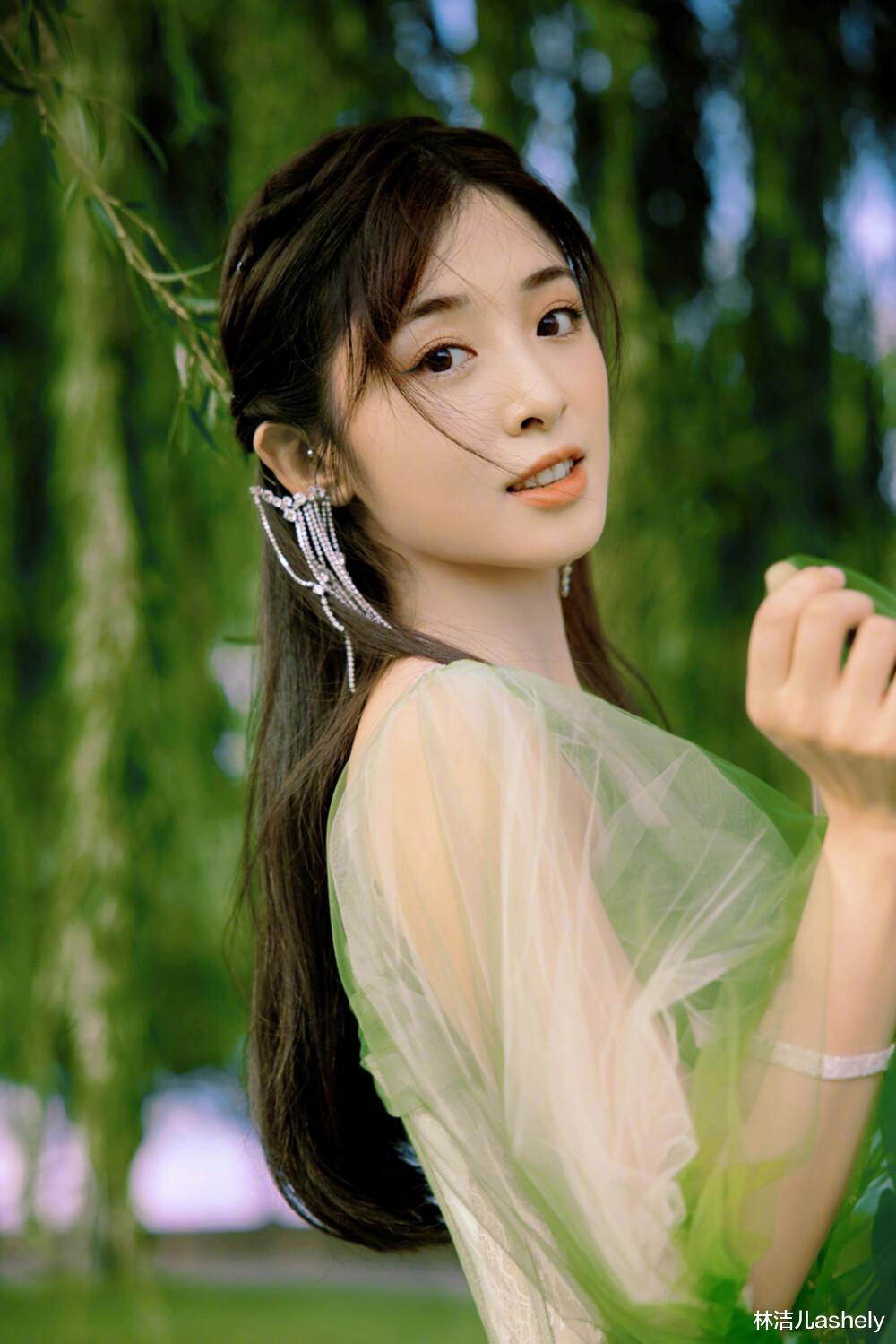 深蹲 为啥张含韵林允儿的卧蚕那么美？你的却只能叫眼袋，跟妆容有关系