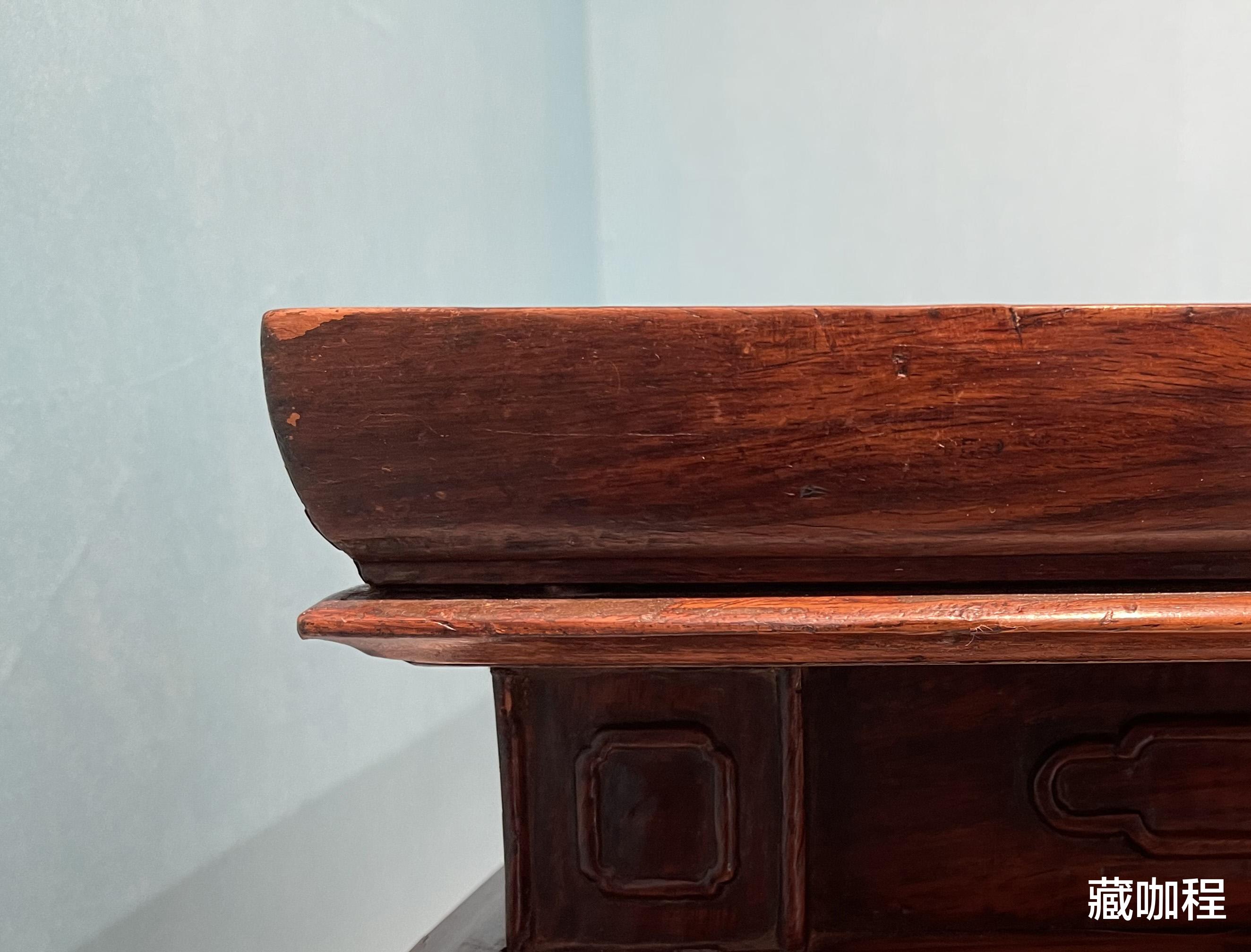 |边抹下凸出一木,黄花梨高束腰炕桌不同寻常