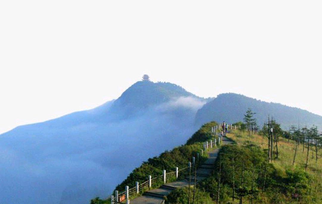 峨眉山|法国游客拍到四川“峨眉山”照片,引起热议:简直是大自然的馈赠