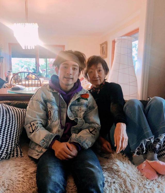 林德信|林子祥前妻吴正元生日,林德信晒照为母亲庆生,同母异父哥哥露脸