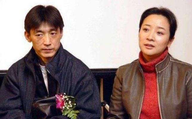 陈小艺|晚节不保？53岁陈小艺车在内与“小鲜肉”接吻，曾与神秘男子同居