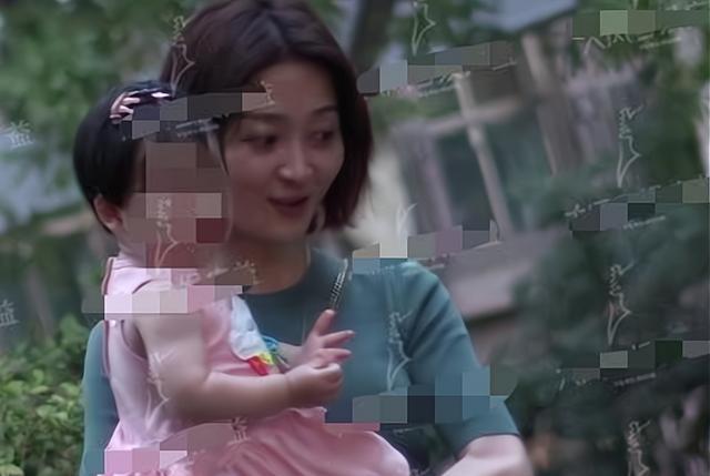 央视|又一个嫁给爱情的央视女主持!40岁生了宝宝,现在过得让人羡慕
