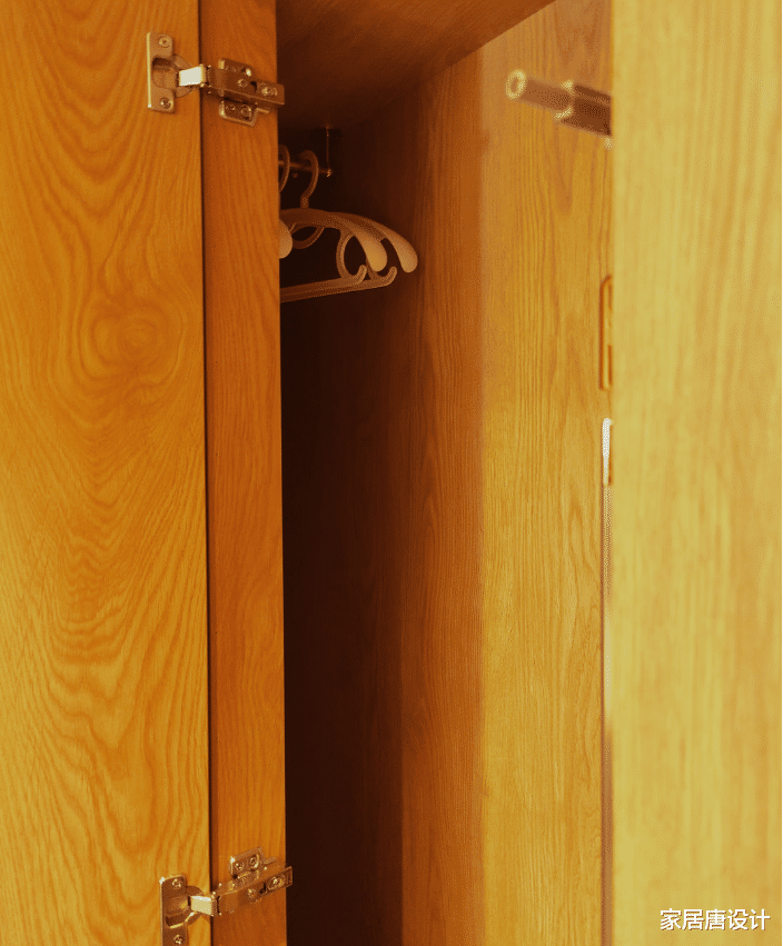 漫画爱好者的家，满足收纳需求，同时兼顾工作和生活