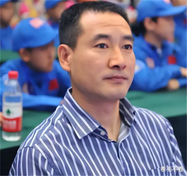 沙丘|翟志刚成功后，为何首先让大姐“沾光”？二人情同母子