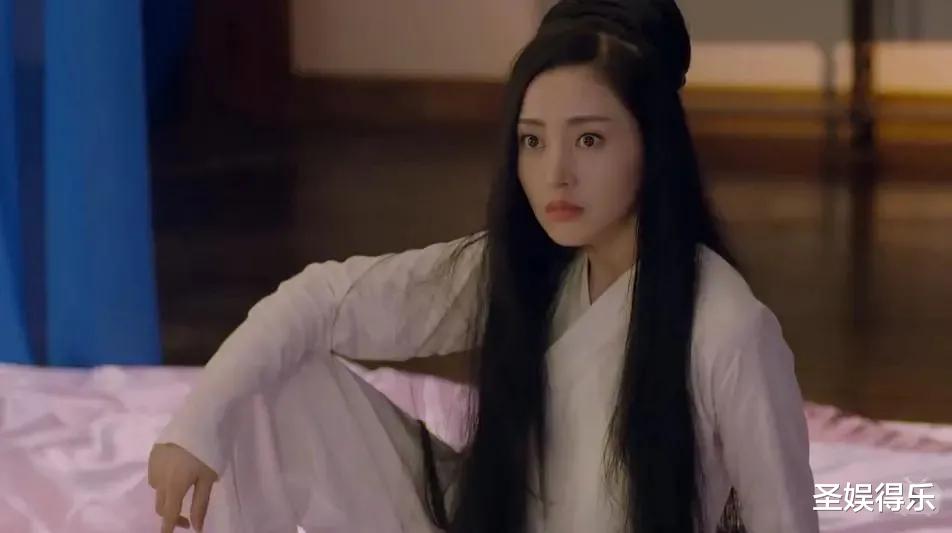 张天爱|张天爱大胆尝试“嫦娥装”，网友：我被她圈粉了！