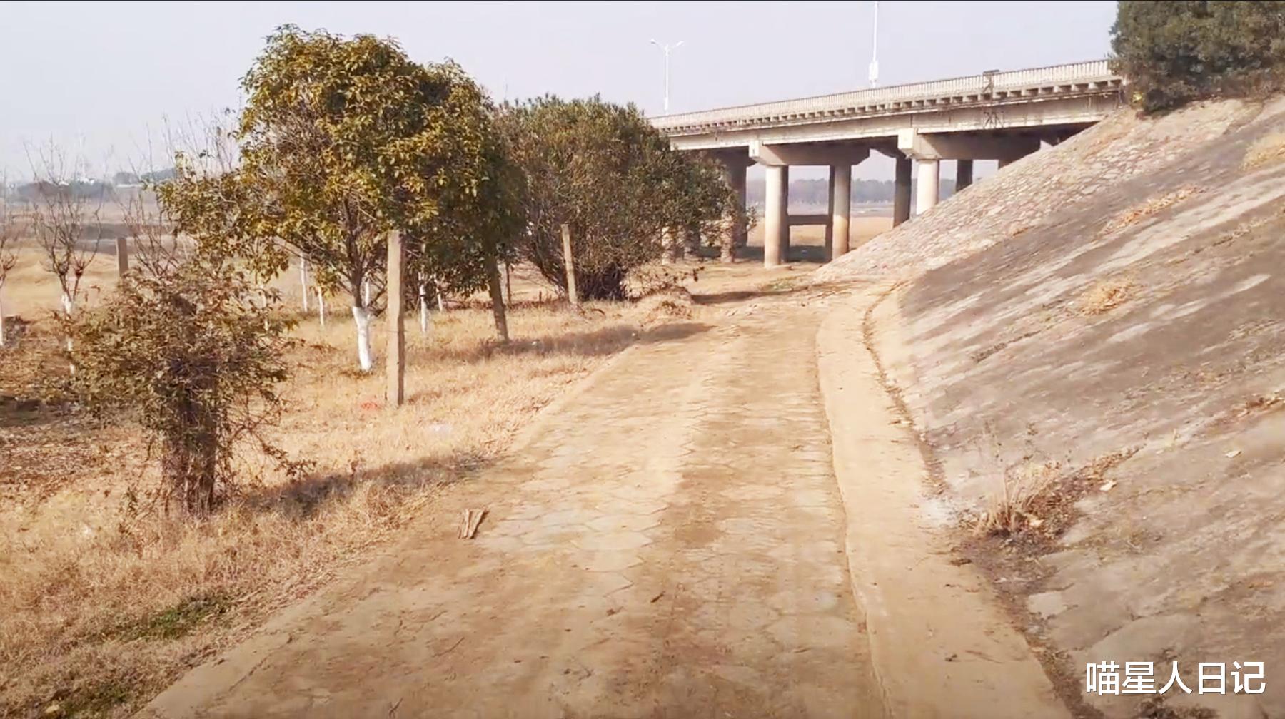沙滩|武汉郊区有处玩沙滩赛车的好地方，自然河滩面积广，还能随意垂钓