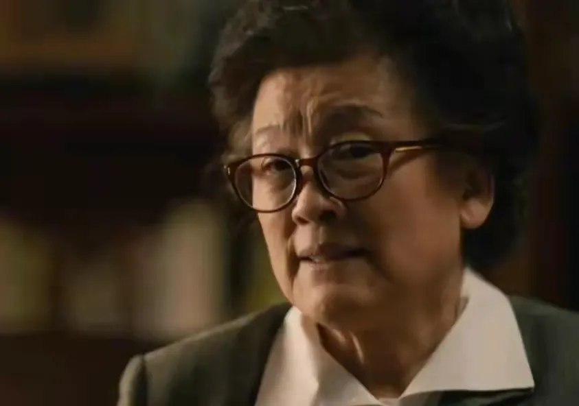 周秉义|《人世间》：人到中年想要活得清醒，学学金月姬的手段