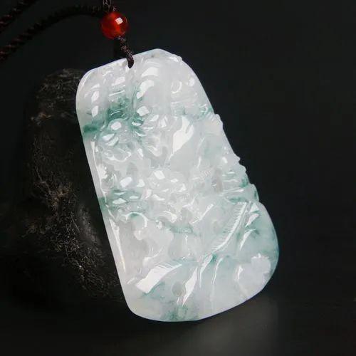 翡翠|青山绿水，岁月无痕，带你欣赏藏在翡翠里的画卷！