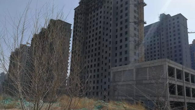 |呼和浩特“烂尾之王”：两次烂尾，爆破拆除8栋楼，2.4亿众筹重生