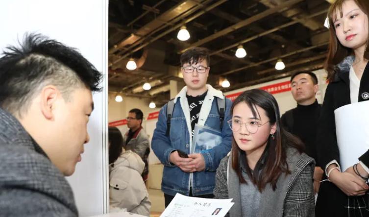 hr|毕业生投简历没有回应，大企业HR给出建议，要避开三类简历