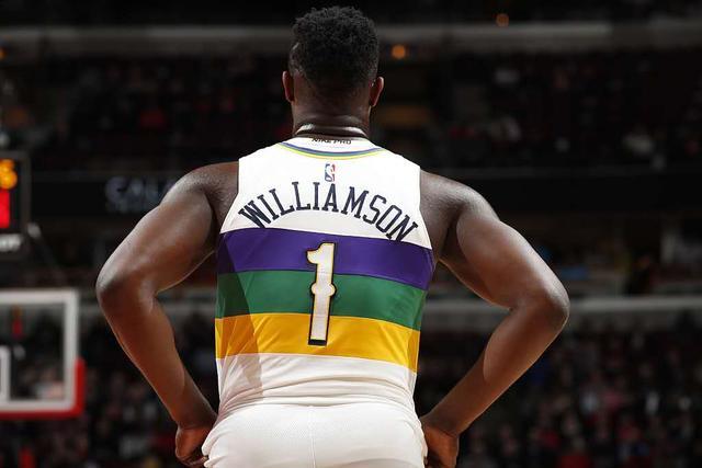 连衣裙 在NBA里只要某位球星减肥成功媒体都会想起锡安！