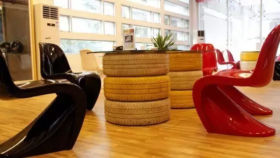 老公把旧轮胎这么一改，很多家具都不用买了，省下一大笔钱