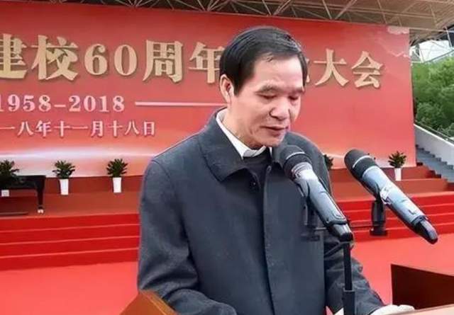 揪心!胡鑫宇舅舅称应该少说话为好,万千萤火陪伴等待真相大白