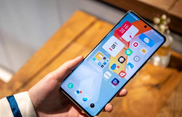 国产手机|上市不到2个月跌至5699元，骁龙8+12GB+512GB，还有120W快充