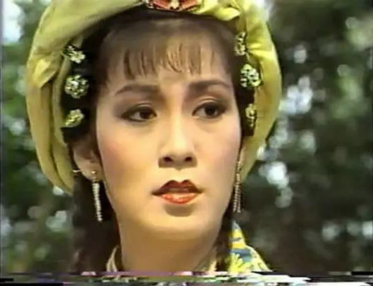 异域|8版霍青桐与“第一美人”香香公主对比，一对异域姐妹花，谁更美