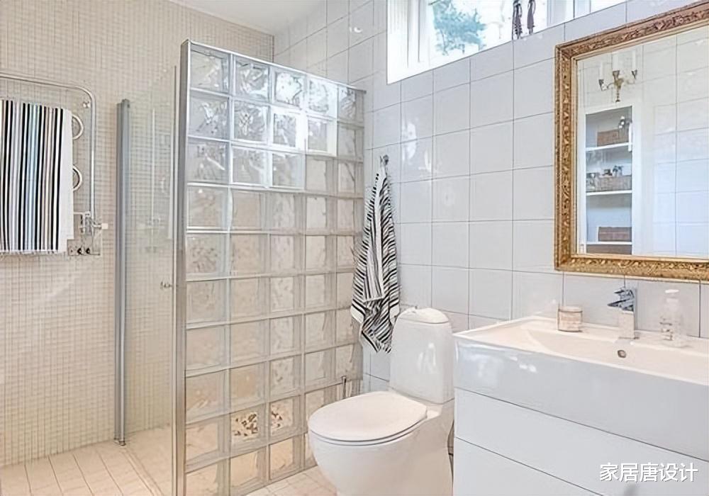 卫生间太小只能放下马桶?日本主妇教你,将5㎡变成10㎡!