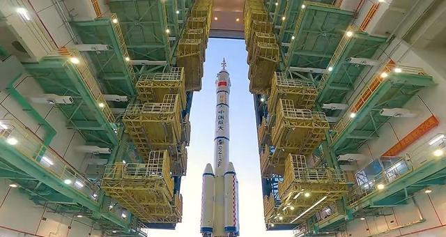 李庆龙大校,中国最早的宇航员,杨利伟将军的教练,却无缘太空