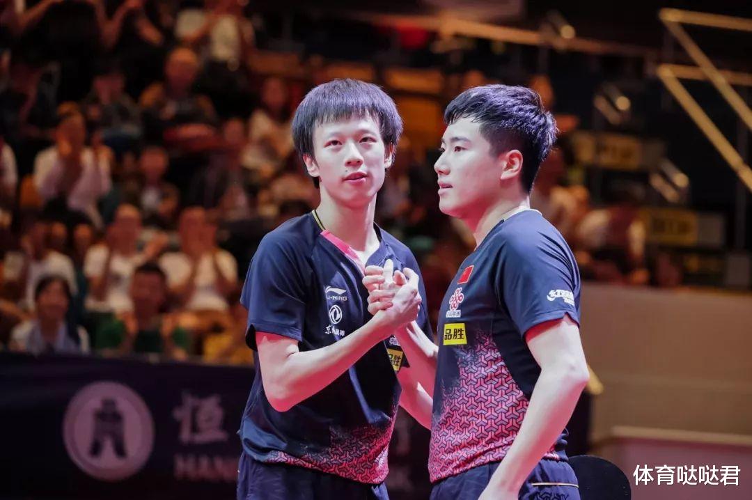 梁靖|乒乓球阿曼赛大结局！国乒七人瓜分冠军，梁靖崑轰出11-0拒绝让分
