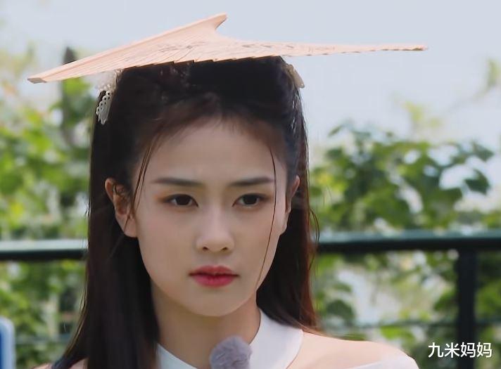 张碧晨|蔡徐坤很委屈,一个人带不动一群人,张碧晨发文劝网友“别生气”