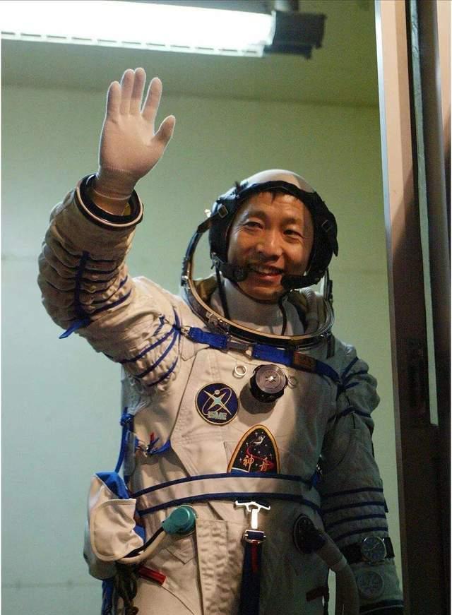 杨利伟回到地球,后遗症严重无法再飞天?辟谣!未来或将再次出征