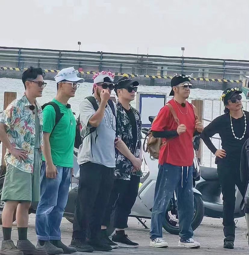 披哥2|《披哥2》节目外开始争资源，8位哥哥成赢家，郑钧拿到最多