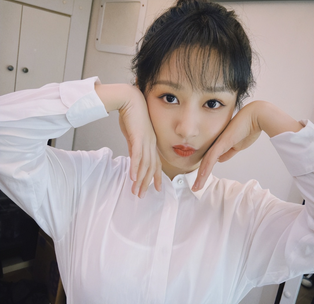 杨紫|杨紫近照颜值大逆袭,俏皮可爱,新剧未播先火,网友:静待开播