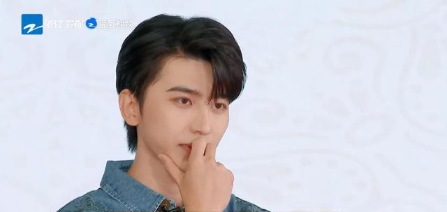 周深|奔跑吧:蔡徐坤限定演唱会,周深合跳新歌舞蹈,话题热度再次屠榜