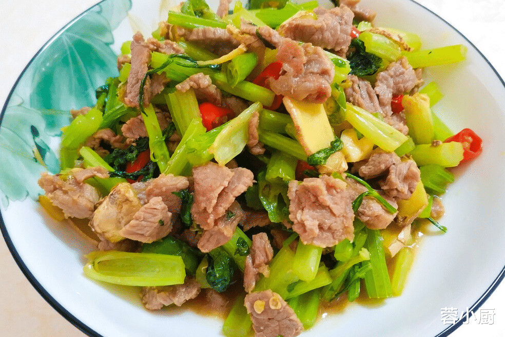 爱美的女人,建议多吃“4红3黑2绿”,含铁量高,春季常吃气色好