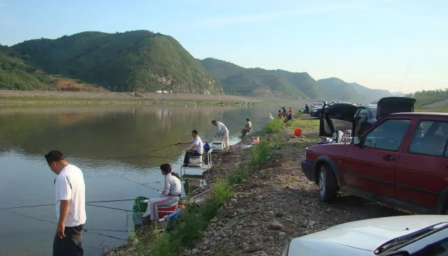 大爷|69岁老人钓鱼溺亡,家属索赔108万元:法院判“被告”赔20万!