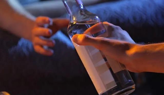 劳务派遣|父母混得差,最好不要让子女做这5种职业,哪怕工资再高也别做