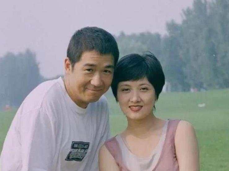 张国立|64岁的邓婕，离婚协议成了她一生的痛，养女越来越像张国立