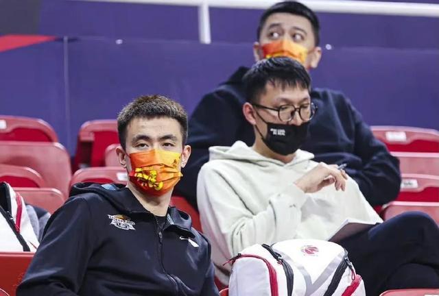 广东男篮|好消息！杨鸣再添好帮手，杜锋压力来了，广东做好三点才有希望