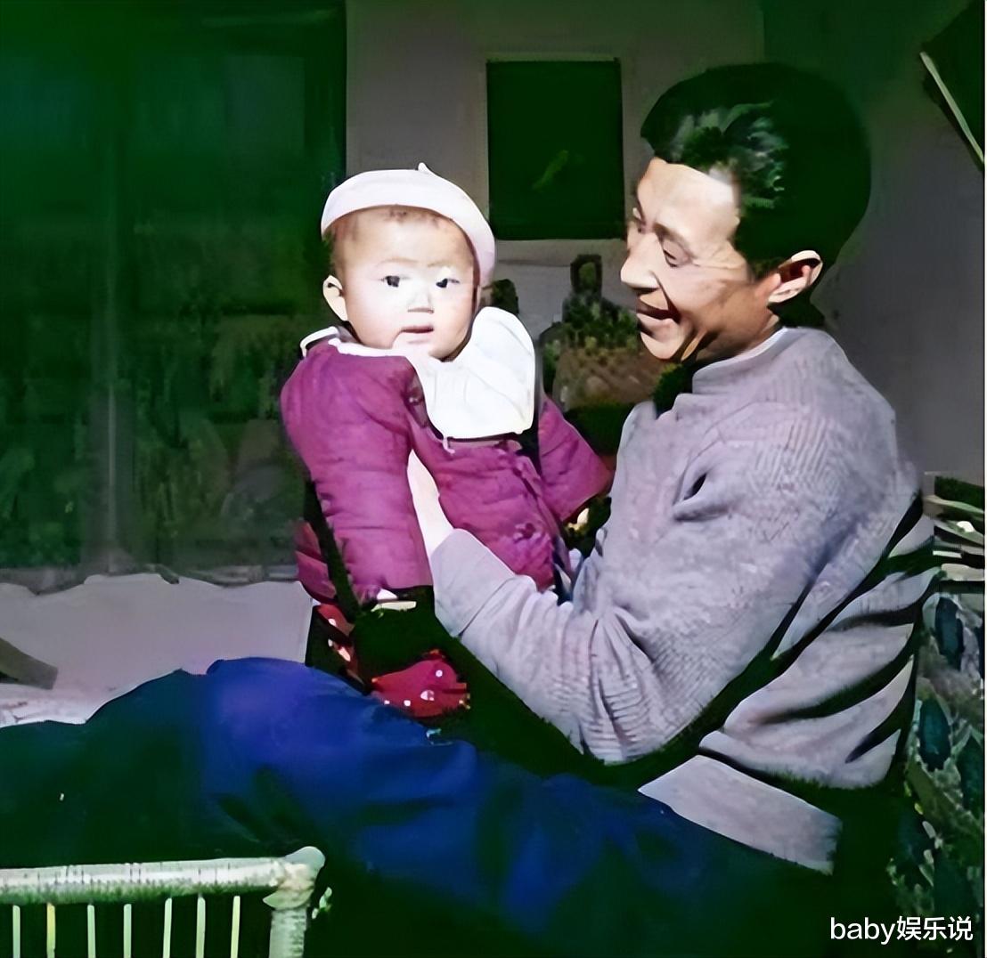 王心刚|著名演员王心刚：一代人的男神，与发妻携手到老，如今过得如何