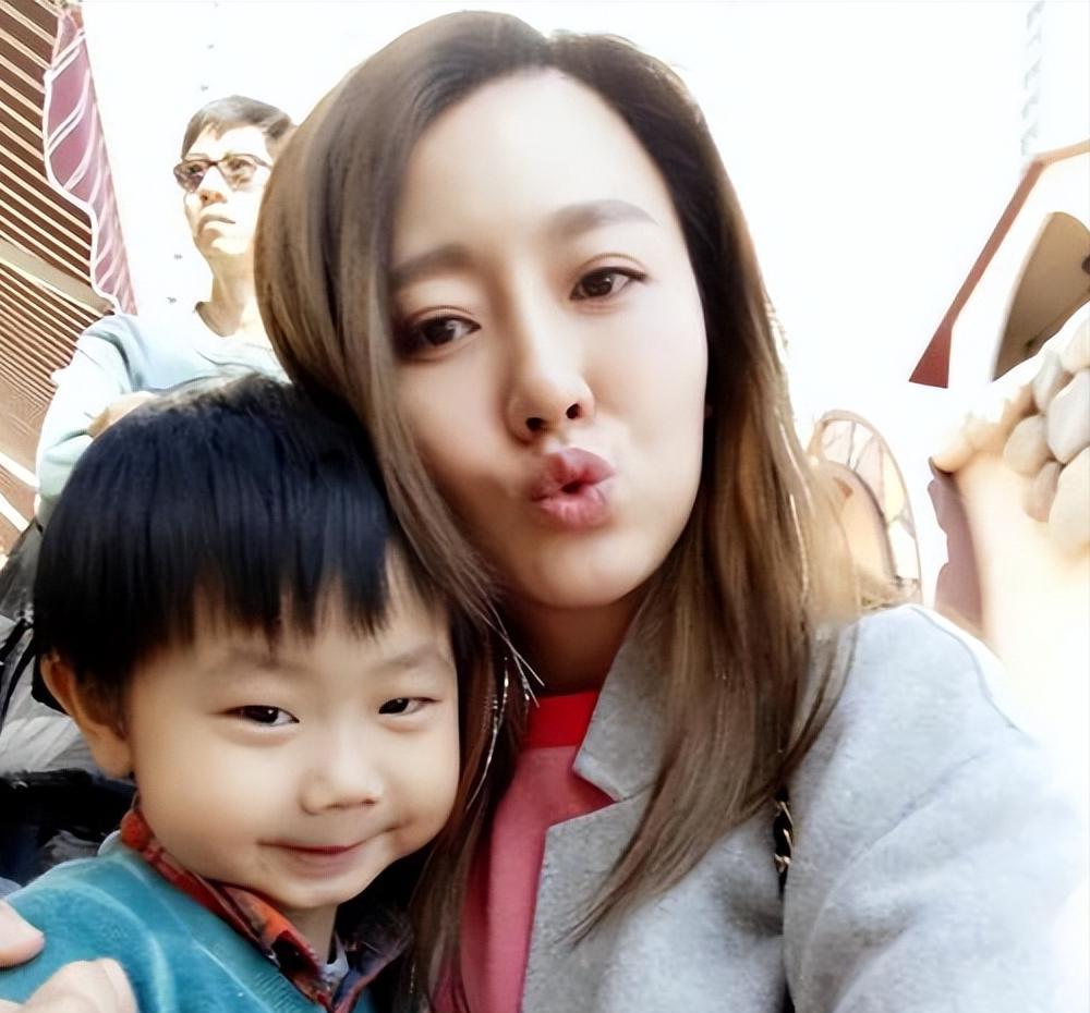 武侠|潘阳：潘长江安排她30岁嫁给10亿富豪，为何婚后却带娃常住娘家？