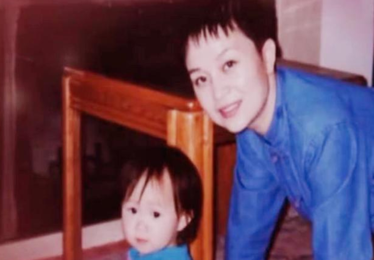 写真|刘莉莉:30多岁相亲嫁圈外人,为家庭放弃事业