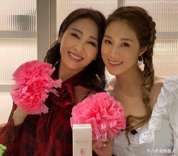 黎姿|51岁黎姿：近照脸部僵硬像“蜡像人”，身家20亿活得很清醒