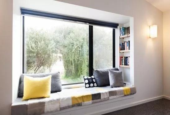 你家飘窗是否被闲置了,这样设计,收纳空间倍增加