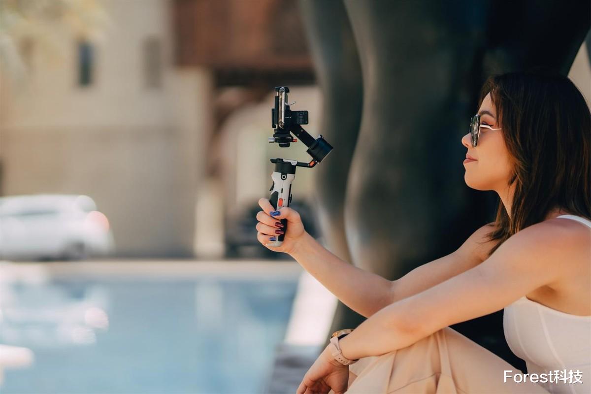 云台|用旗舰手机拍高质量短片不可或缺的最佳伴侣——智云云鹤M2 S