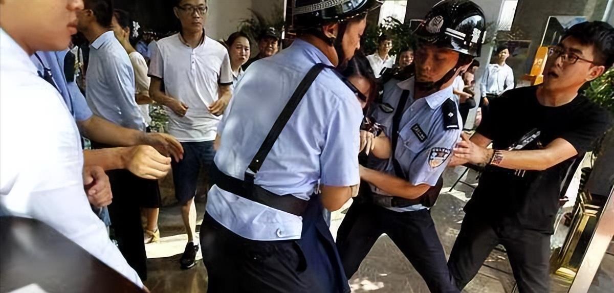 2000年，河南一女人与丈夫吵架，引起公安怀疑，逮捕后被判刑