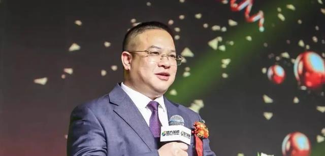 11年圈钱200亿，坑了10万老乡，发公告跑路，这个骗子有多嚣张？