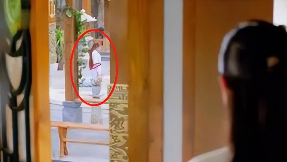 赵丽颖|演员用替身一个比一个离谱!骑马替、跪替,有人连躺着都要替身