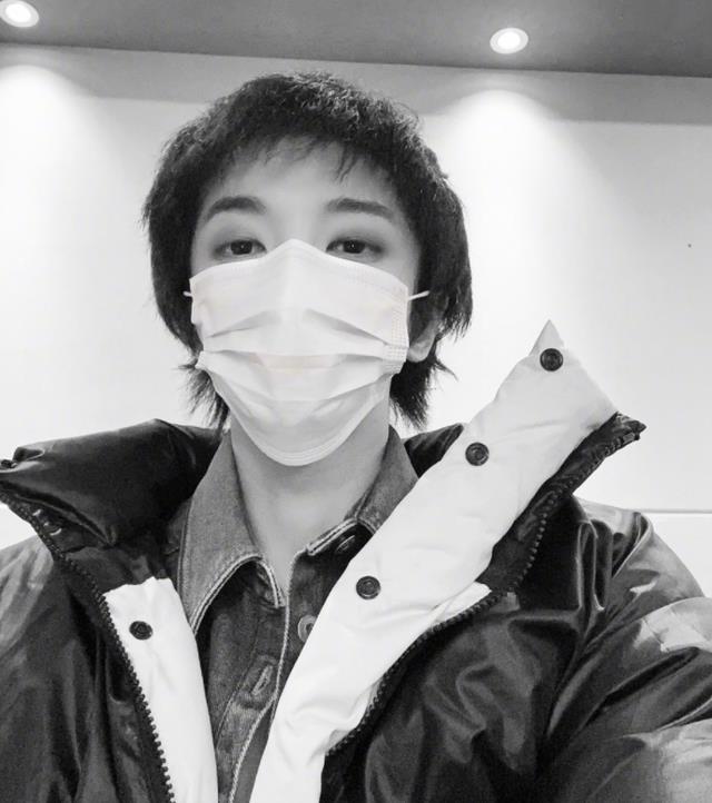 华晨宇|“花叛逆”新年开工，《王牌对王牌》华晨宇发连续9年自拍！