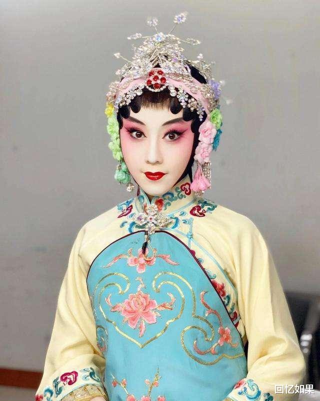 |京剧演员王梦婷为何如此崇拜非专业的郭德纲，老郭唱京剧如何呢