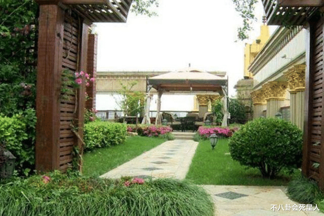 明星|明星真富贵，3年半赚90亿，花2千万养男友，穿6万卫衣做核酸