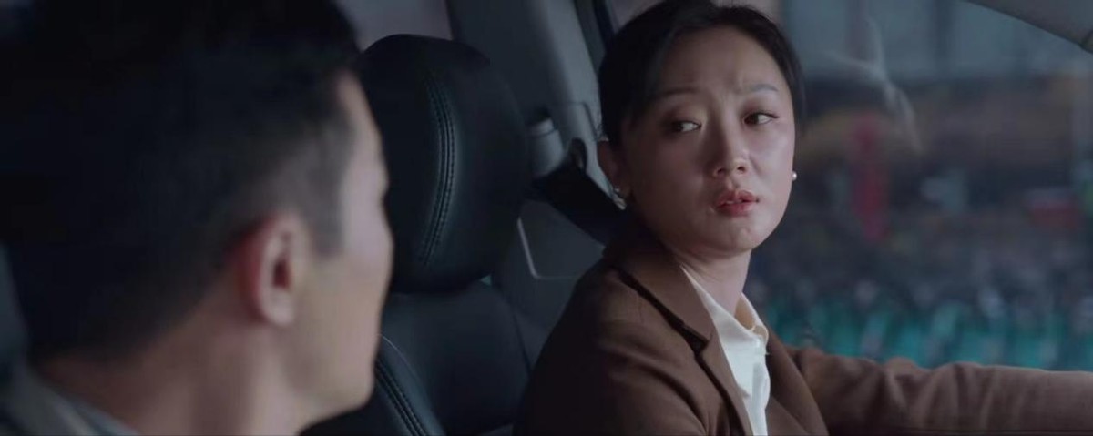 林深见鹿|首播6集好评不断,《林深见鹿》一亮相,“靳东定律”又被验证了