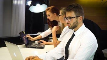 高跟鞋|做个有心眼的人,在职场中有多重要?应该说相当重要!