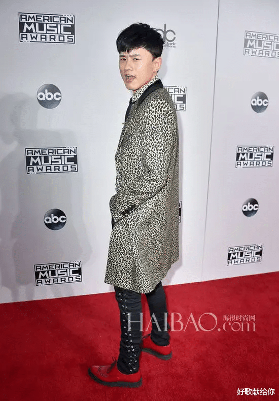 爱马仕|明明一身土味，穿的衣服贼贵，他们一走时尚路线，大牌就跟着遭殃