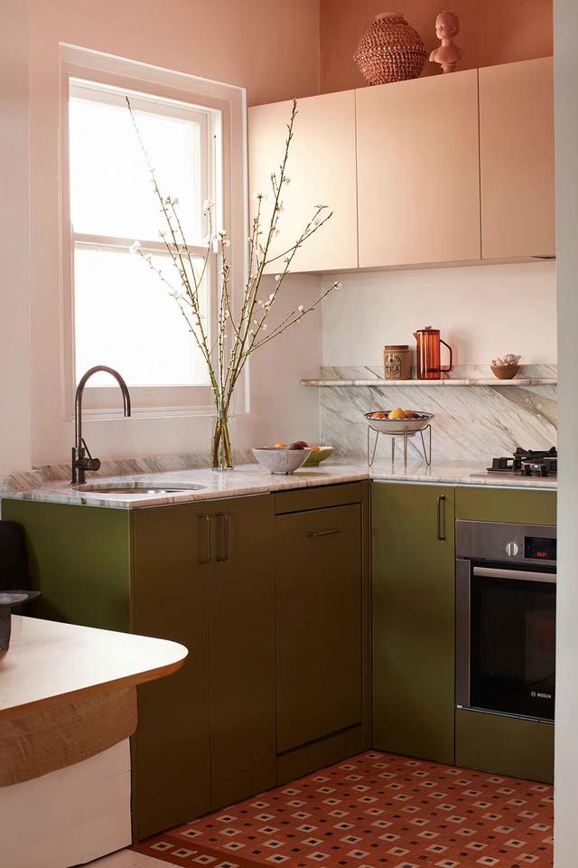 设计师55平的家,鲜艳的色彩,有趣的装饰,小家也有地中海别墅感