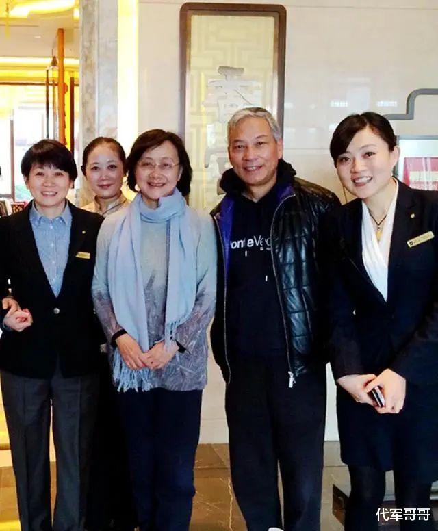 黄梅莹|她凭《渴望》爆红,嫁给小2岁老公恩爱38年,如今72岁气质依旧